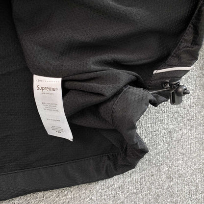 Campera Supreme Reflective Piping Pullover Negra