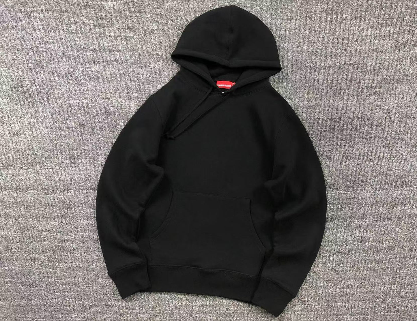 Buzo Supreme Satin Appliqué Negro