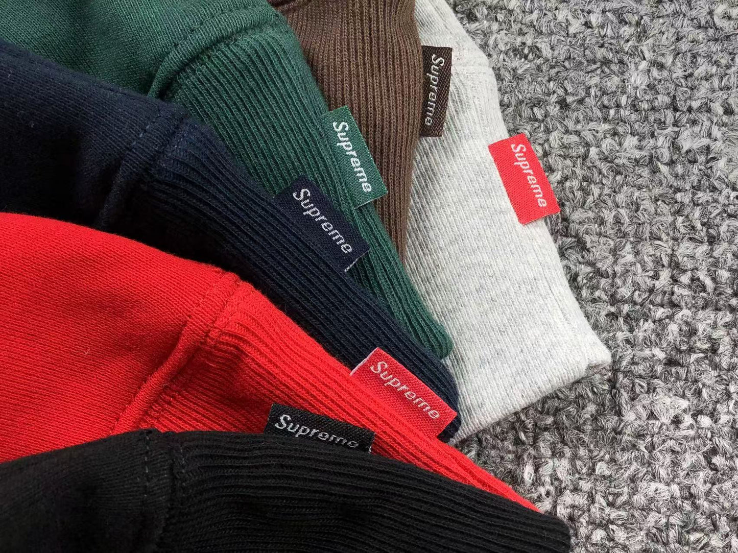 Buzo Supreme Satin Appliqué Negro