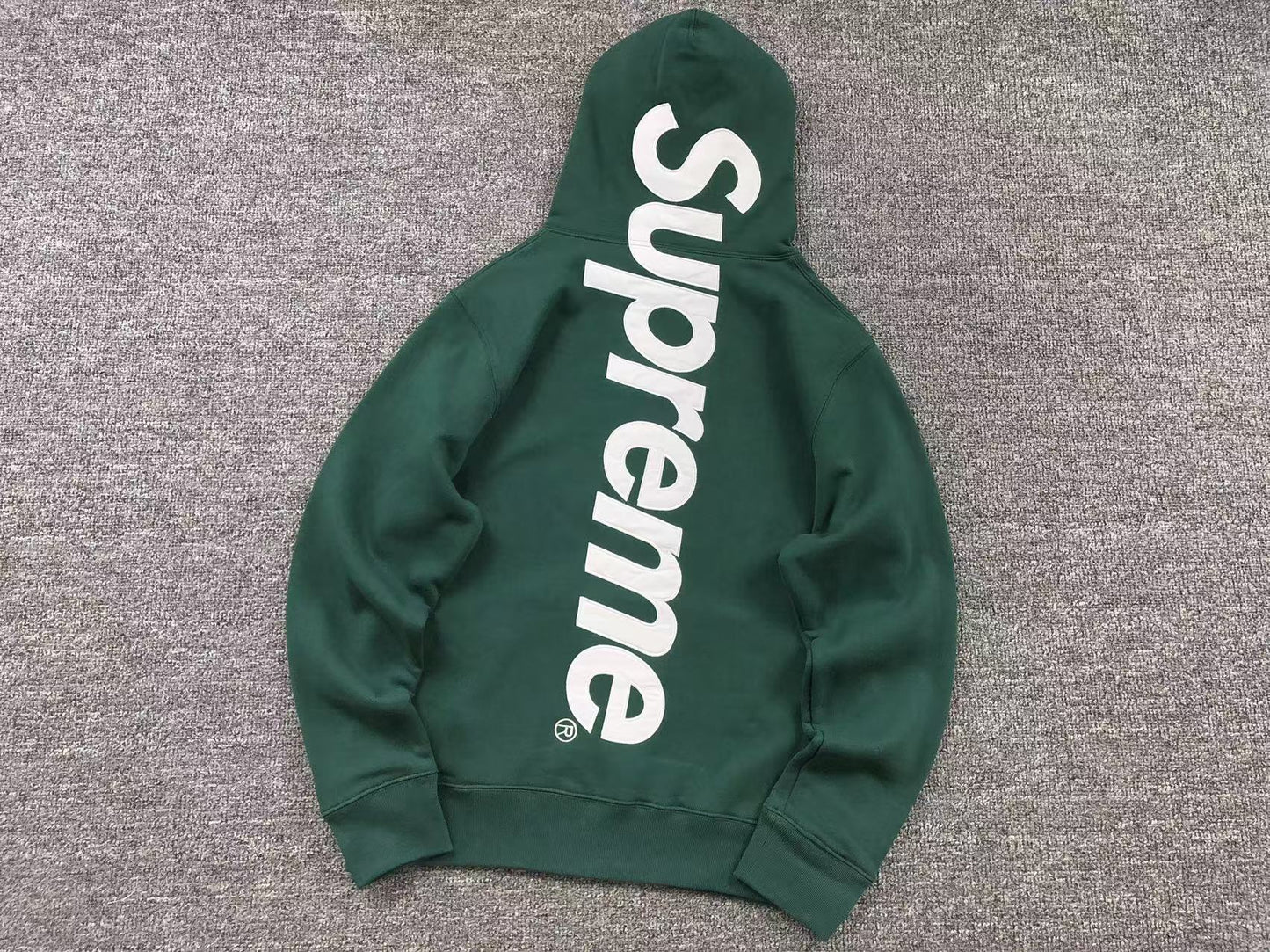 Buzo Supreme Satin Appliqué Verde