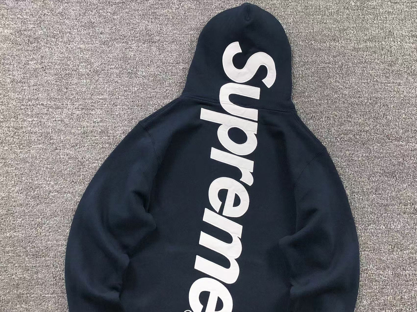 Buzo Supreme Satin Appliqué Navy