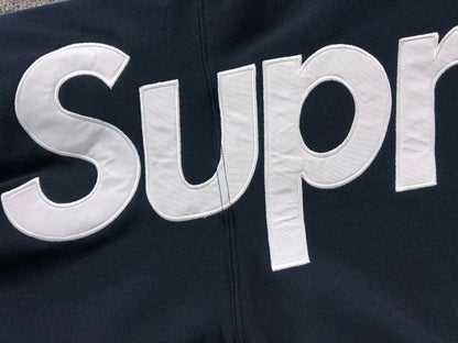 Buzo Supreme Satin Appliqué Navy
