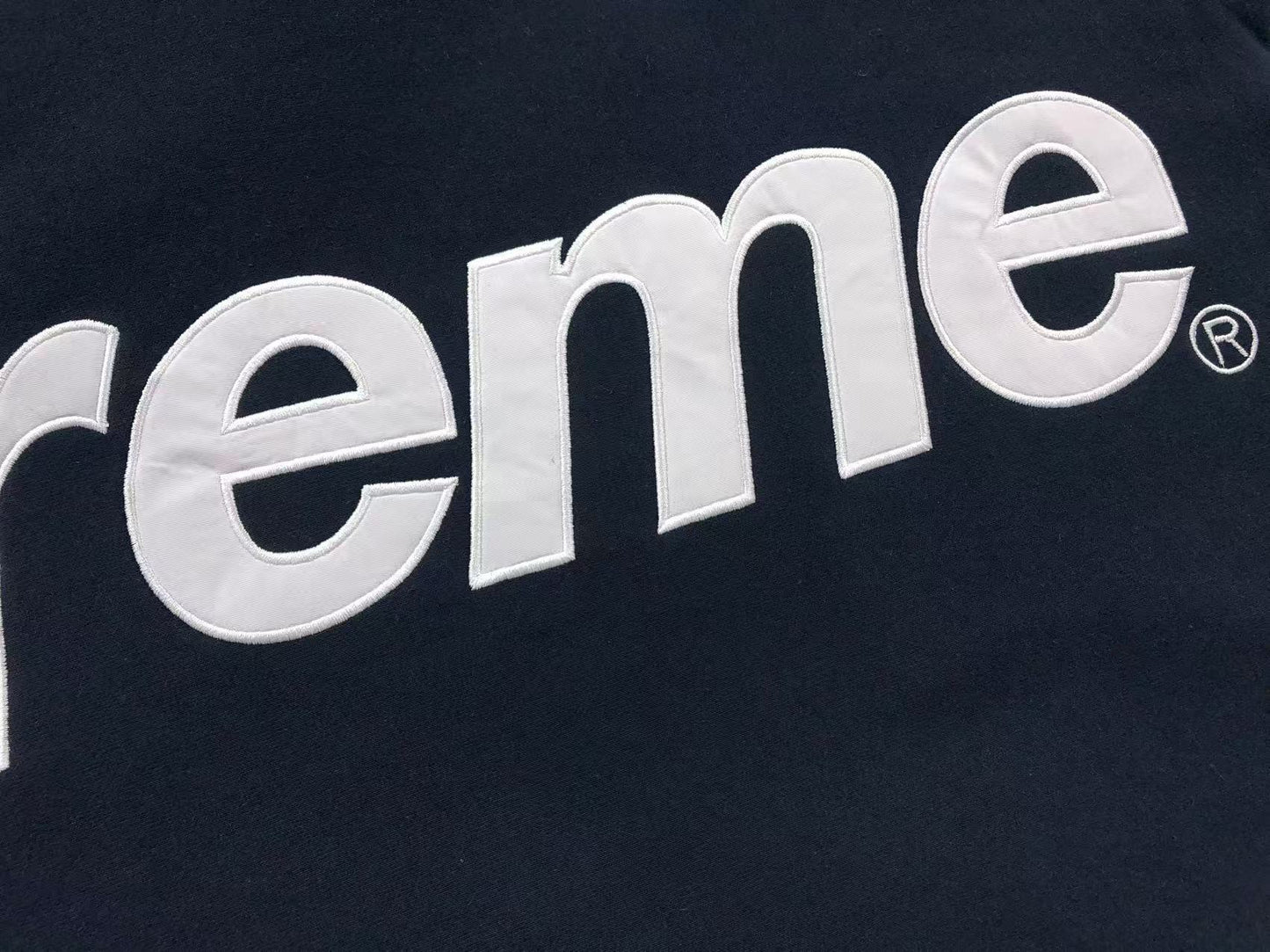 Buzo Supreme Satin Appliqué Navy