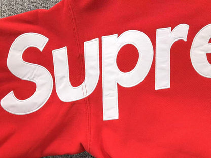 Buzo Supreme Satin Appliqué Rojo