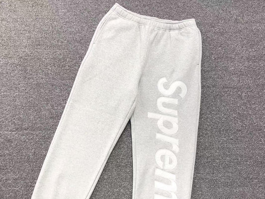 Pantalón Supreme Satin Appliqué Gris