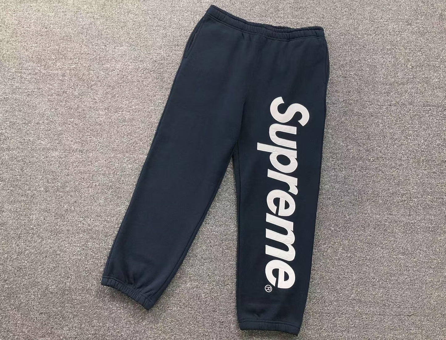 Pantalón Supreme Satin Appliqué Navy
