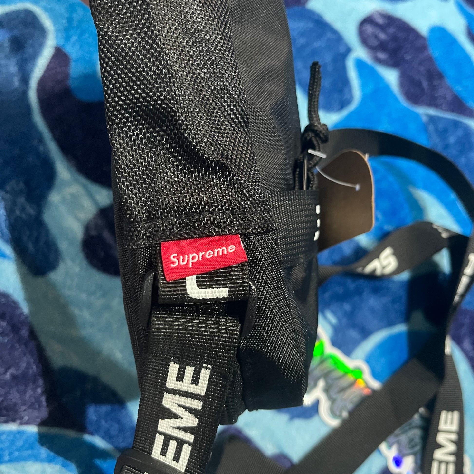 supreme-shoulder-bag-fw22-black-4-Drip Store Argentina