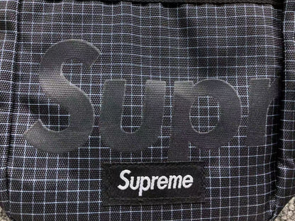 supreme-shoulder-bag-ss24-black-3-Drip Store Argentina