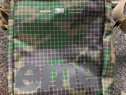 supreme-shoulder-bag-ss24-green-camo-2-Drip Store Argentina