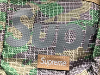 supreme-shoulder-bag-ss24-green-camo-4-Drip Store Argentina