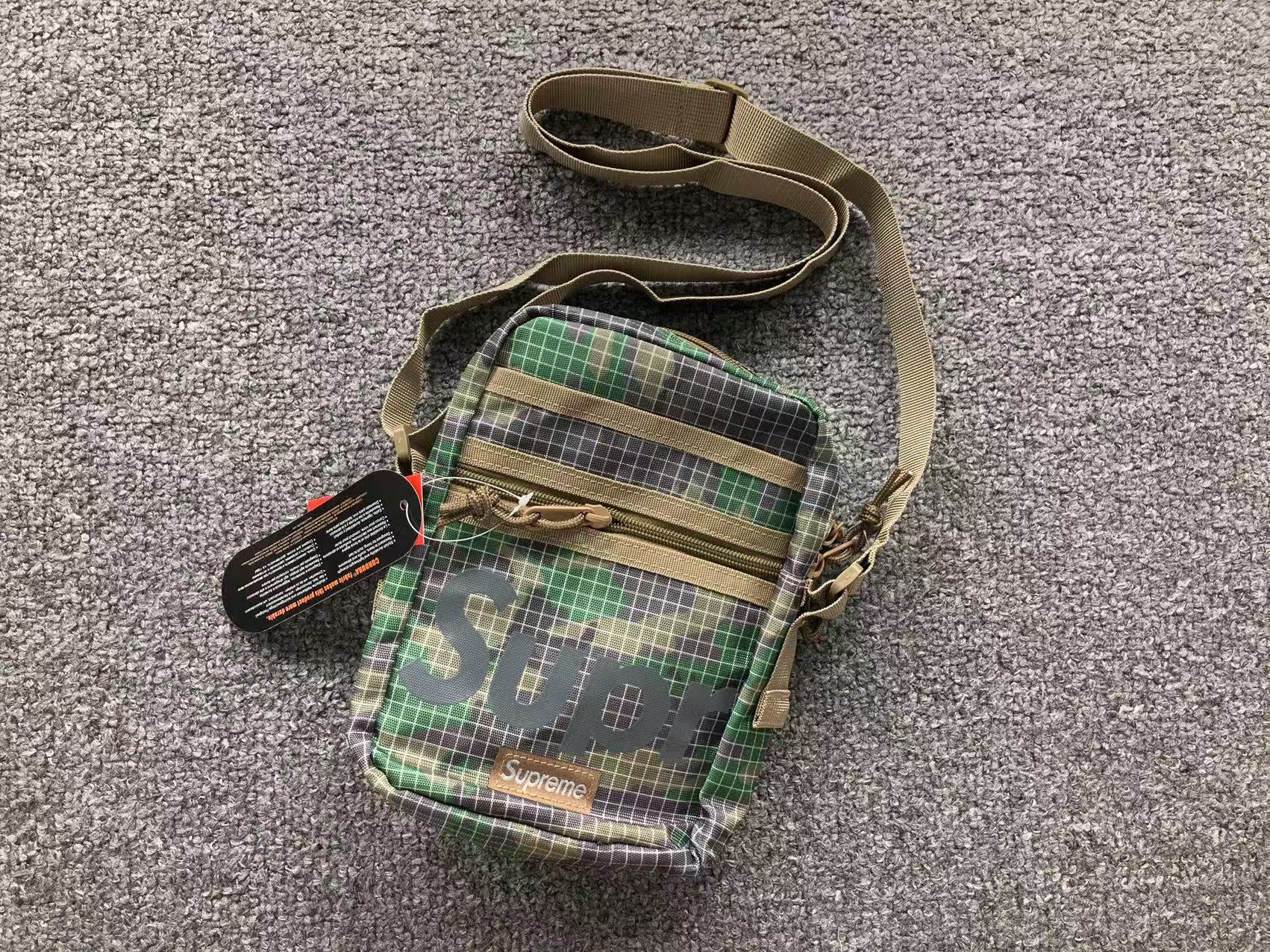 supreme-shoulder-bag-ss24-green-camo-Drip Store Argentina
