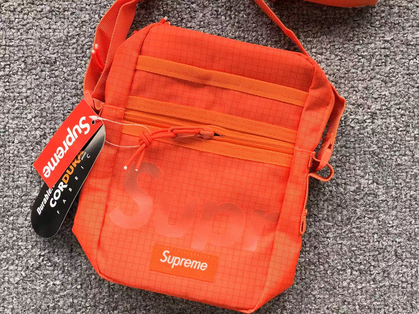 supreme-shoulder-bag-ss24-orange-3-Drip Store Argentina