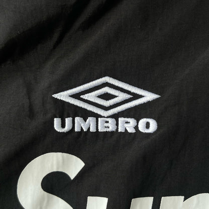 Campera Supreme Umbro Negro