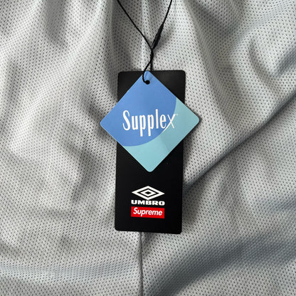 Campera Supreme Umbro Gris