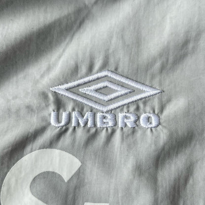 Campera Supreme Umbro Gris