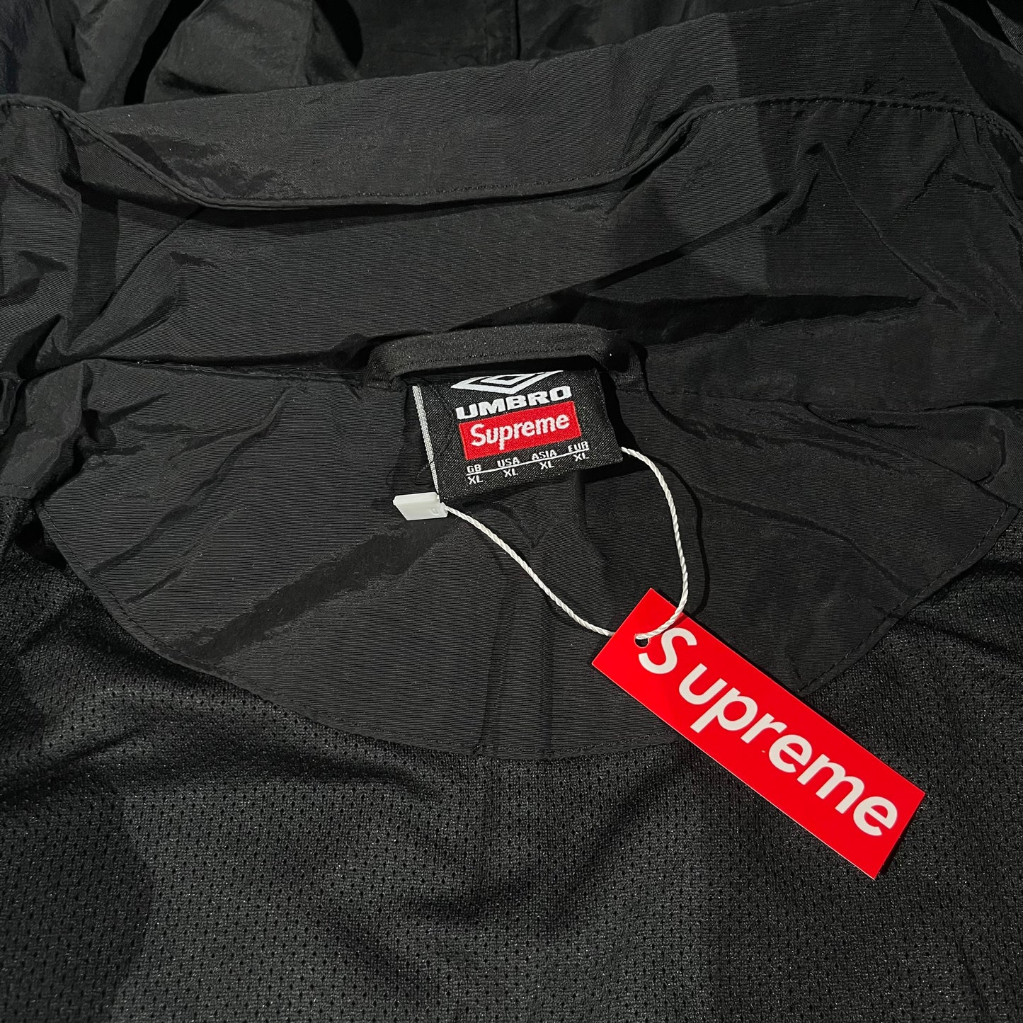 Conjunto Supreme Umbro Negro