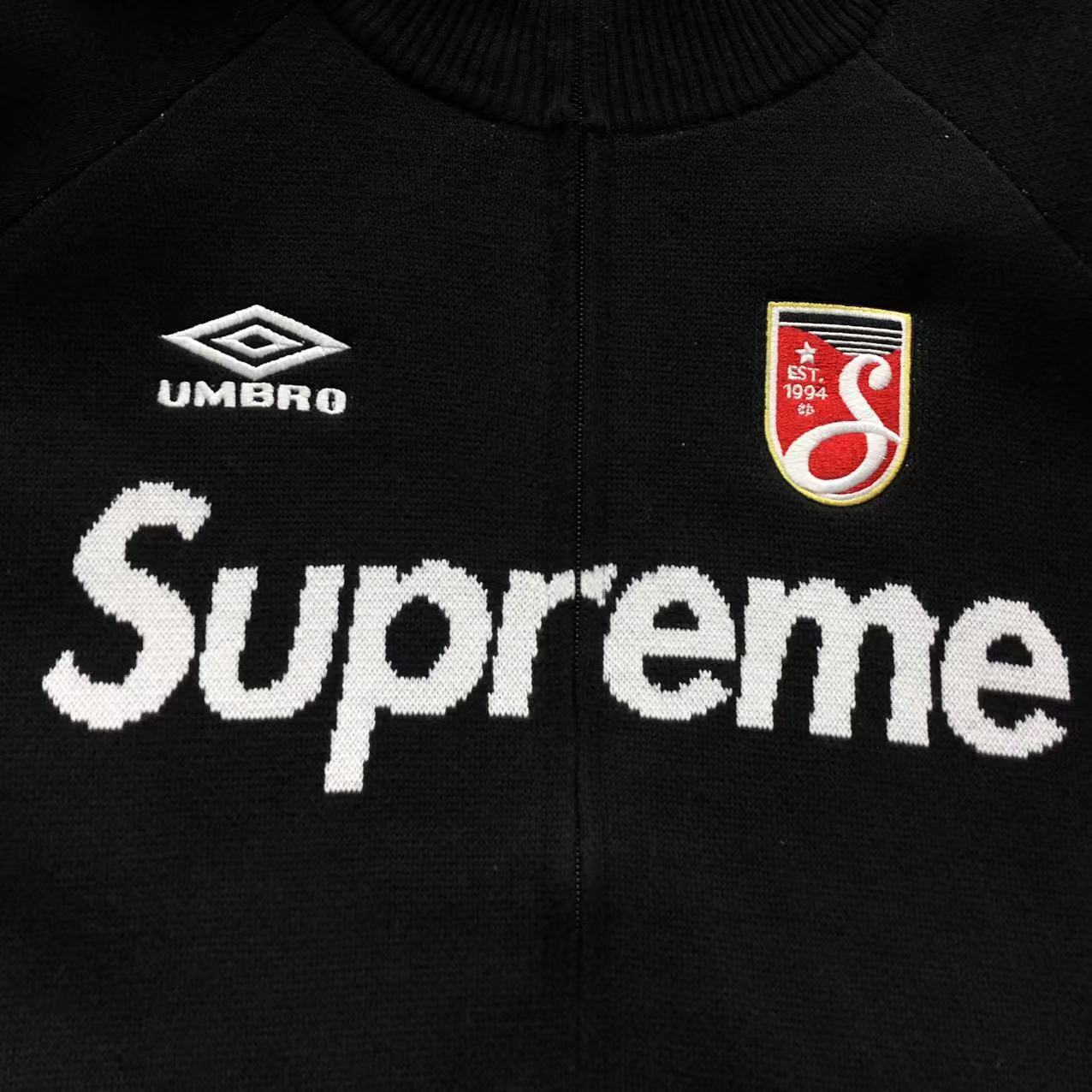 Campera Supreme Umbro Zip Up Sweater Negra - Drip Store Argentina