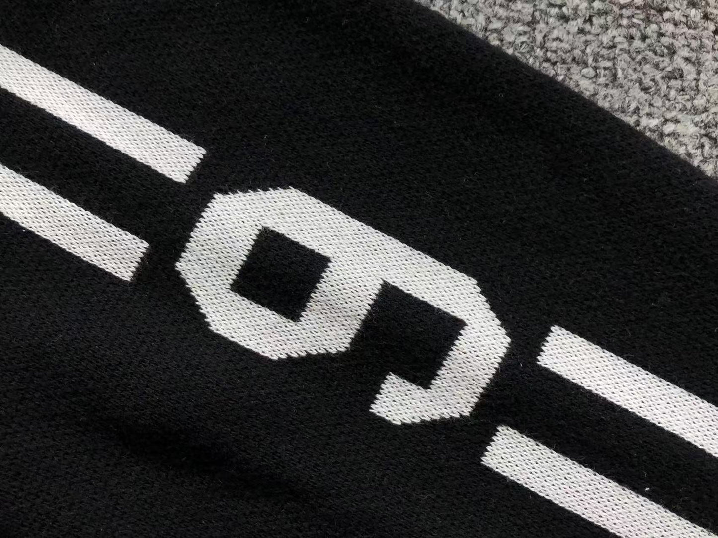 Campera Supreme Umbro Zip Up Sweater Negra