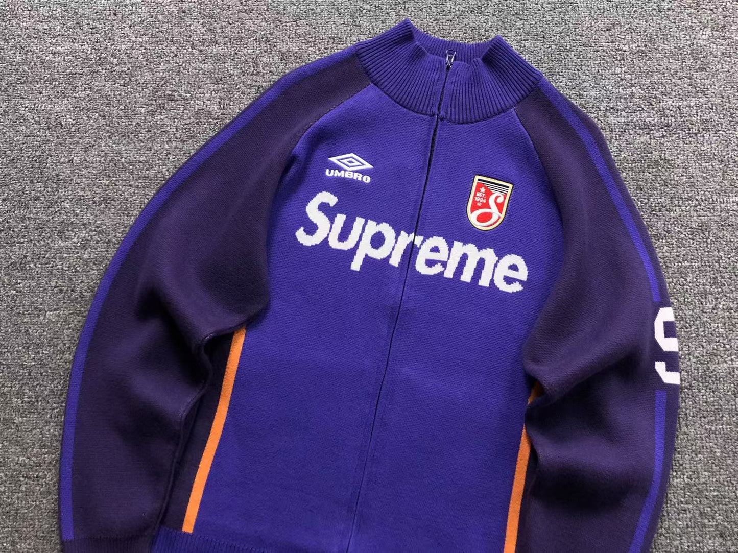 Campera Supreme Umbro Zip Up Sweater Violeta