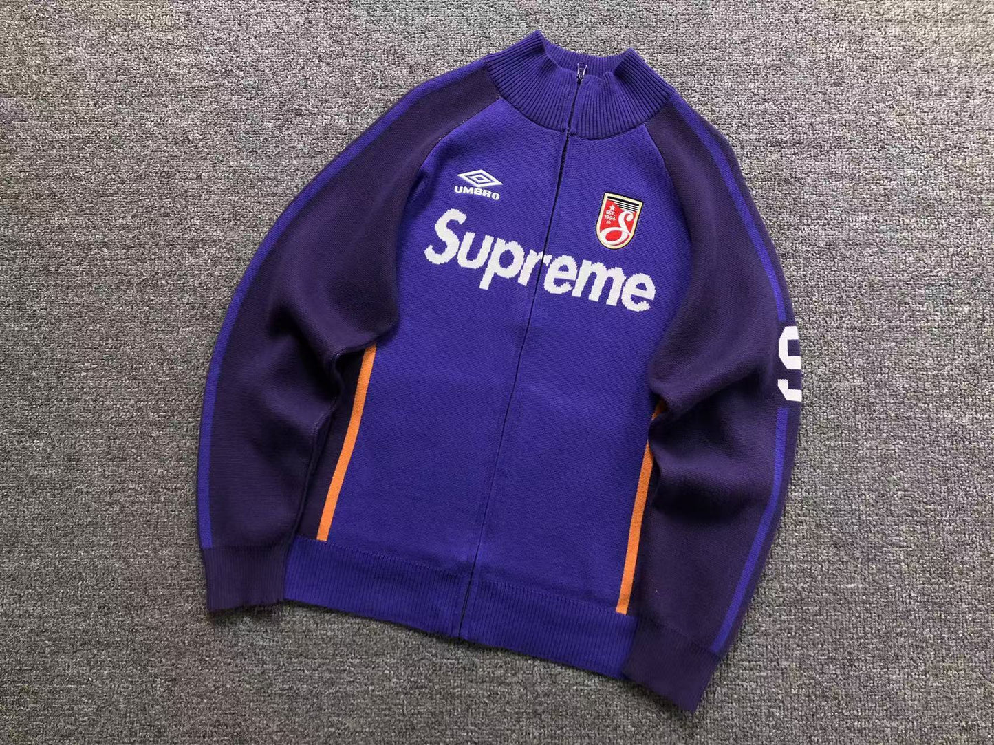 Campera Supreme Umbro Zip Up Sweater Violeta