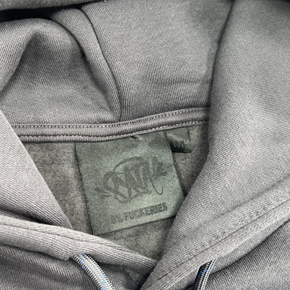 syna-world-pipe-hoodie-black-5_7d43016a-Drip Store Argentina