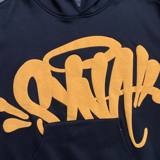 syna-world-syna-logo-hoodie-black-2_6e6bb9c8-Drip Store Argentina