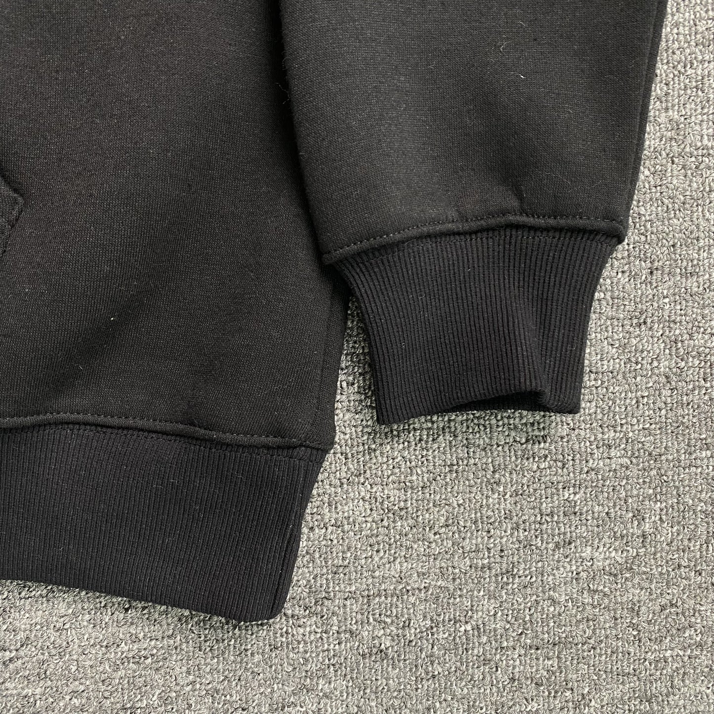 syna-world-syna-logo-hoodie-black-4-Drip Store Argentina