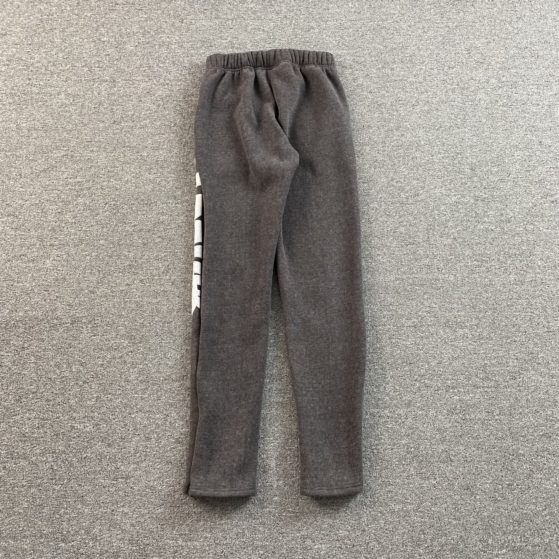 syna-world-syna-logo-pants-grey-4_27fdfa73-Drip Store Argentina