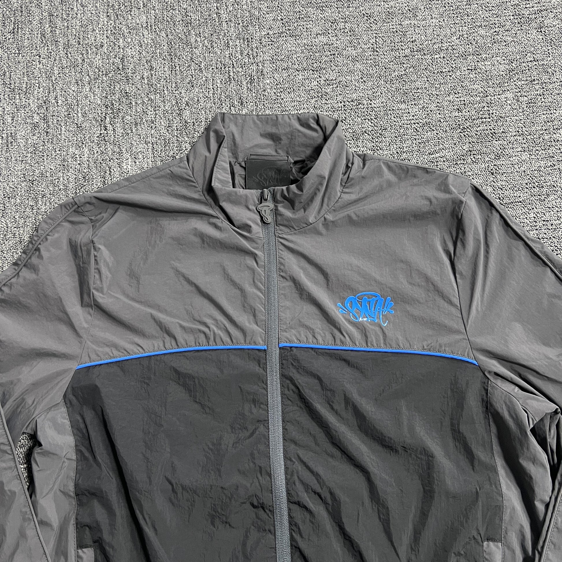 syna-world-syna-logo-shell-jacket-black-3-Drip Store Argentina