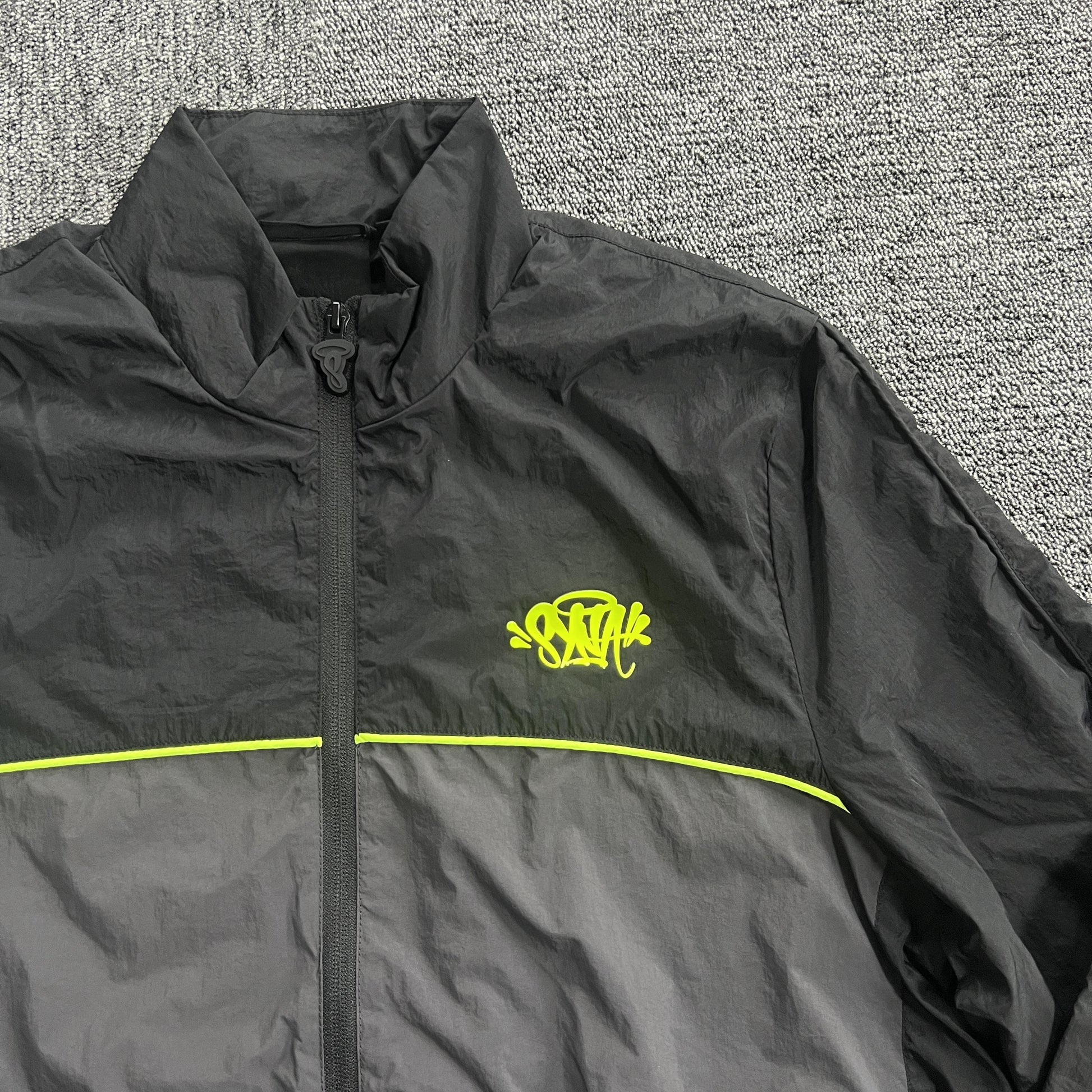 syna-world-syna-logo-shell-jacket-black-5_f6df70fb-Drip Store Argentina