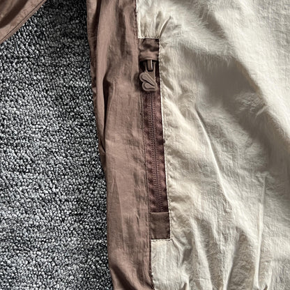 syna-world-syna-logo-shell-jacket-brown-4-Drip Store Argentina