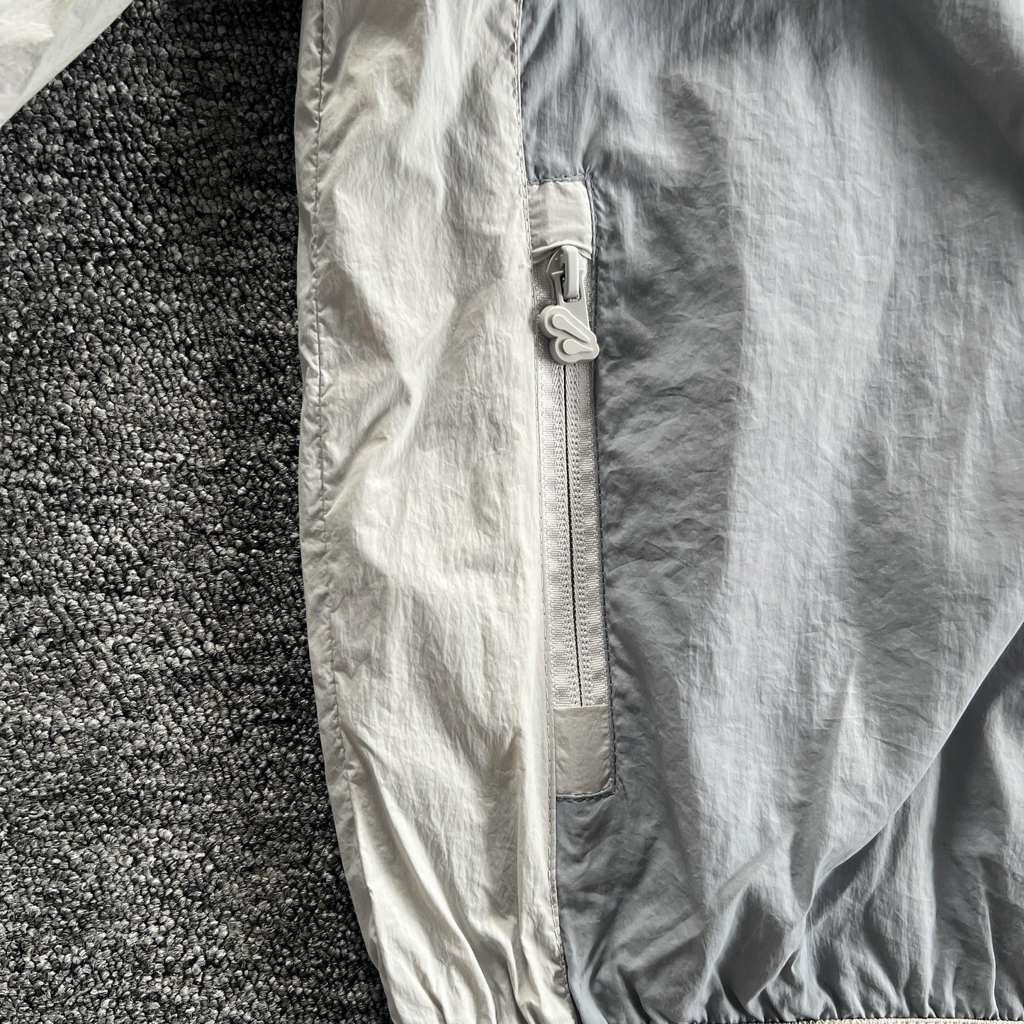 syna-world-syna-logo-shell-jacket-grey-4-Drip Store Argentina