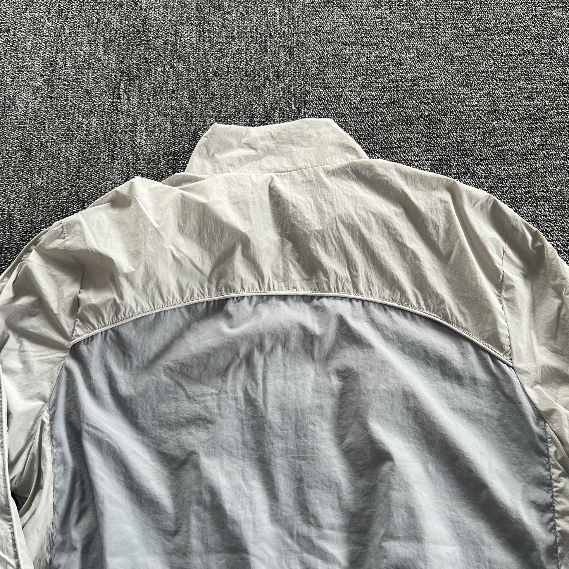 syna-world-syna-logo-shell-jacket-grey-6-Drip Store Argentina