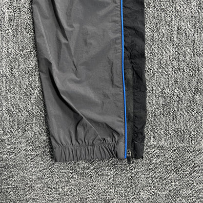 syna-world-syna-logo-shell-pants-black-5_a26cd6f5-Drip Store Argentina