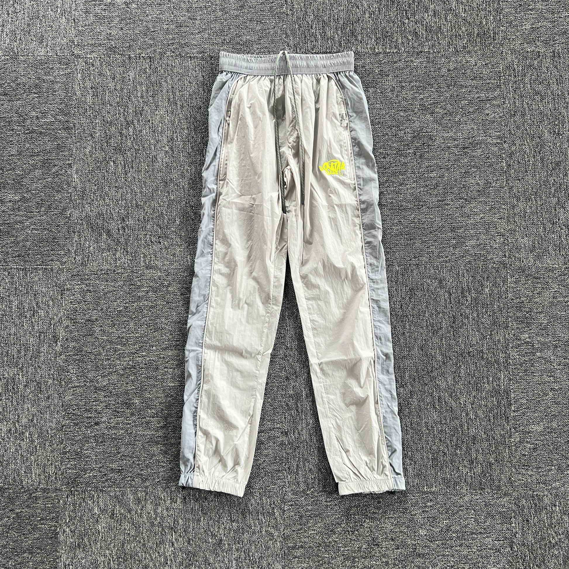 syna-world-syna-logo-shell-pants-grey-Drip Store Argentina