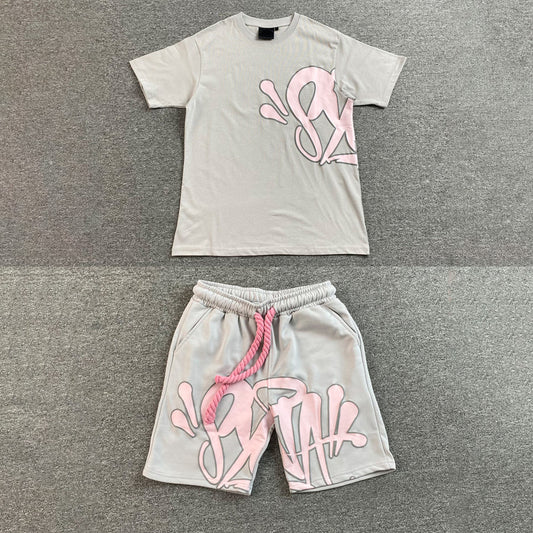 syna-world-syna-logo-t-shirtshort-set-grey-pink-Drip Store Argentina
