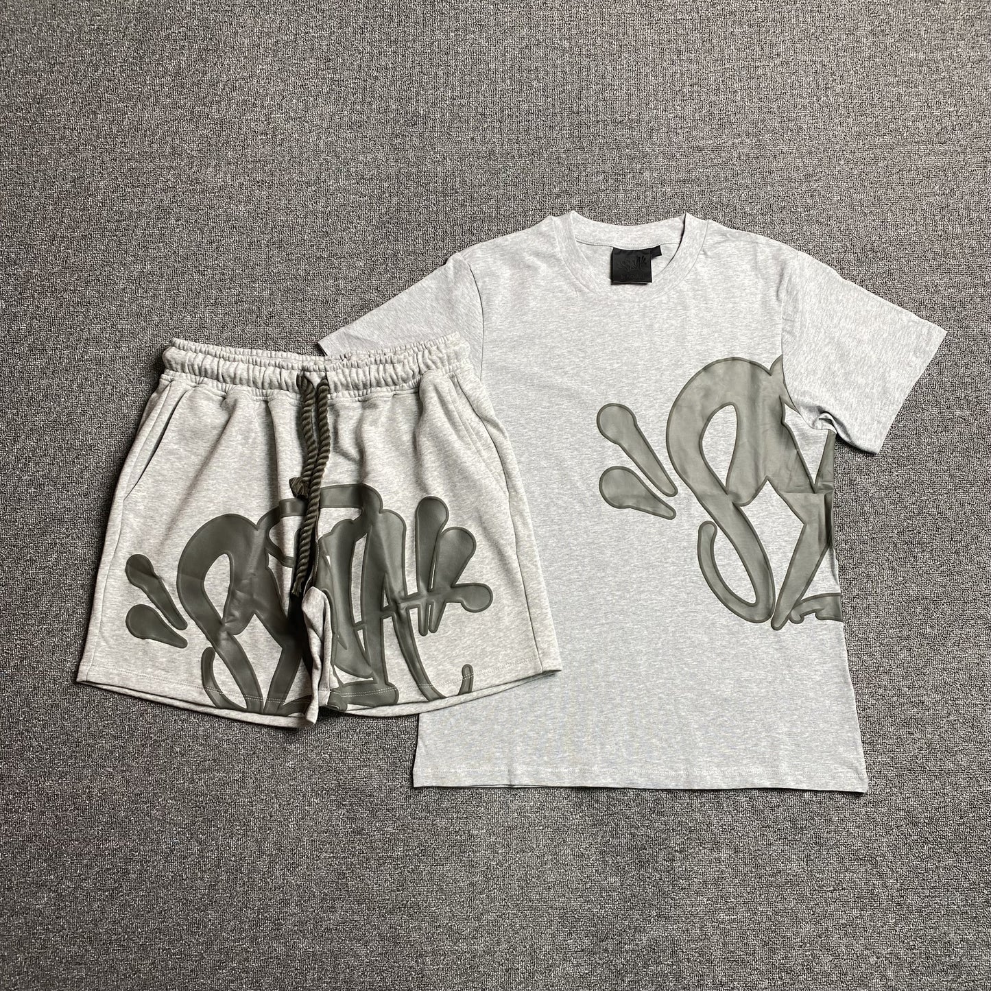 syna-world-syna-logo-t-shirtshort-set-grey-Drip Store Argentina