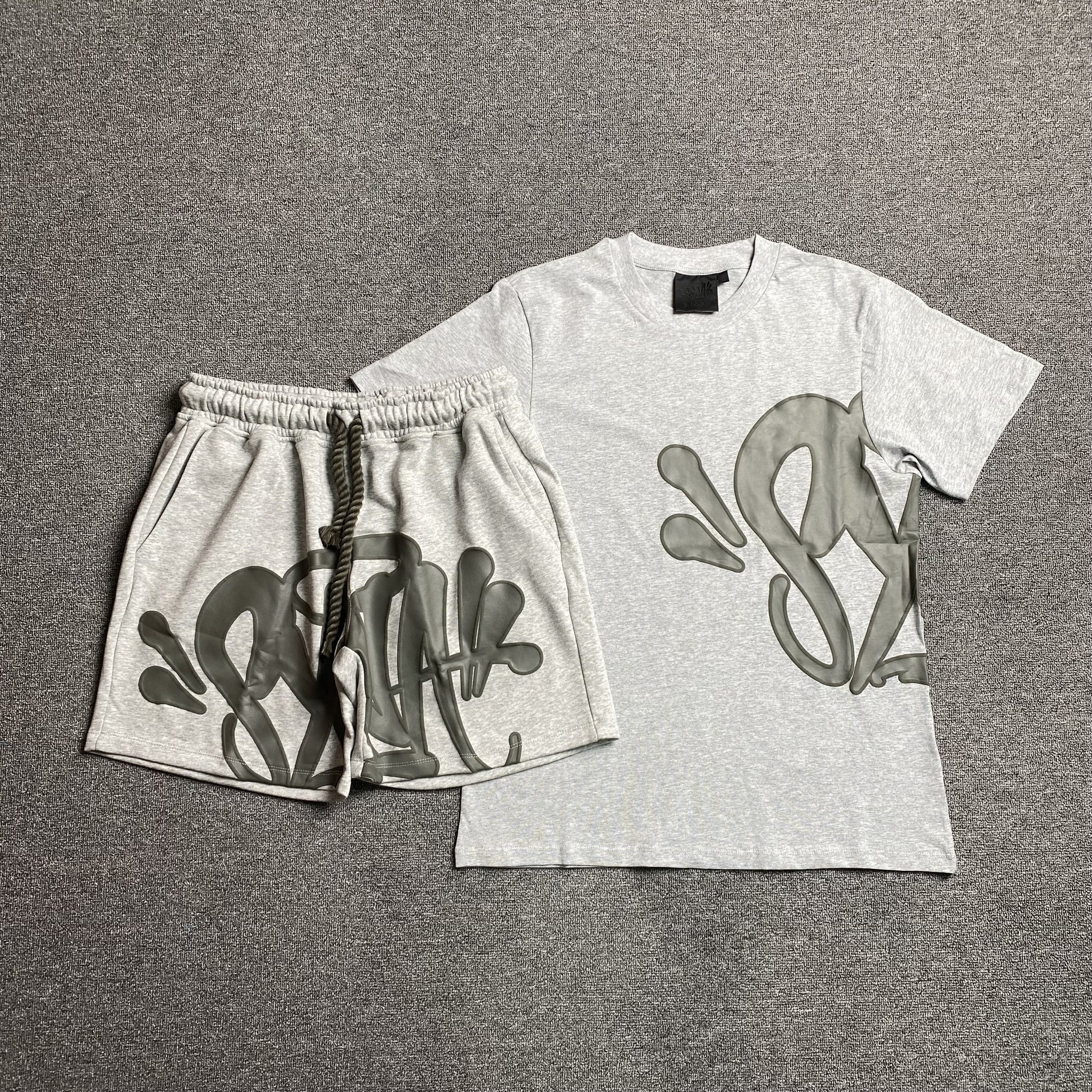 syna-world-syna-logo-t-shirtshort-set-grey-Drip Store Argentina