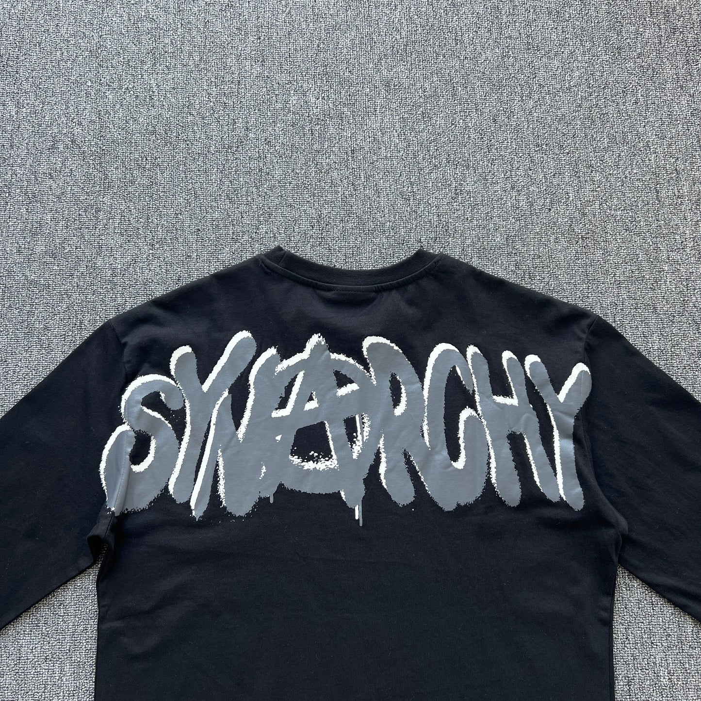 Remera Syna World Synarchy Negra