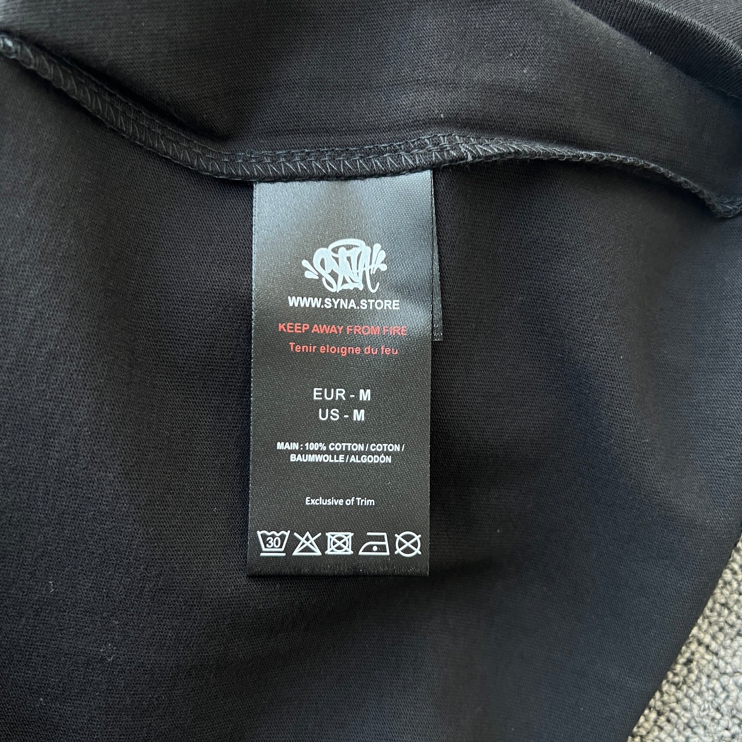 Remera Syna World Synarchy Negra