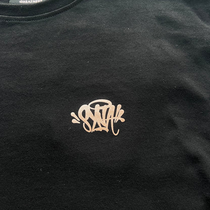 Remera Syna World Synarchy Negra Rosa