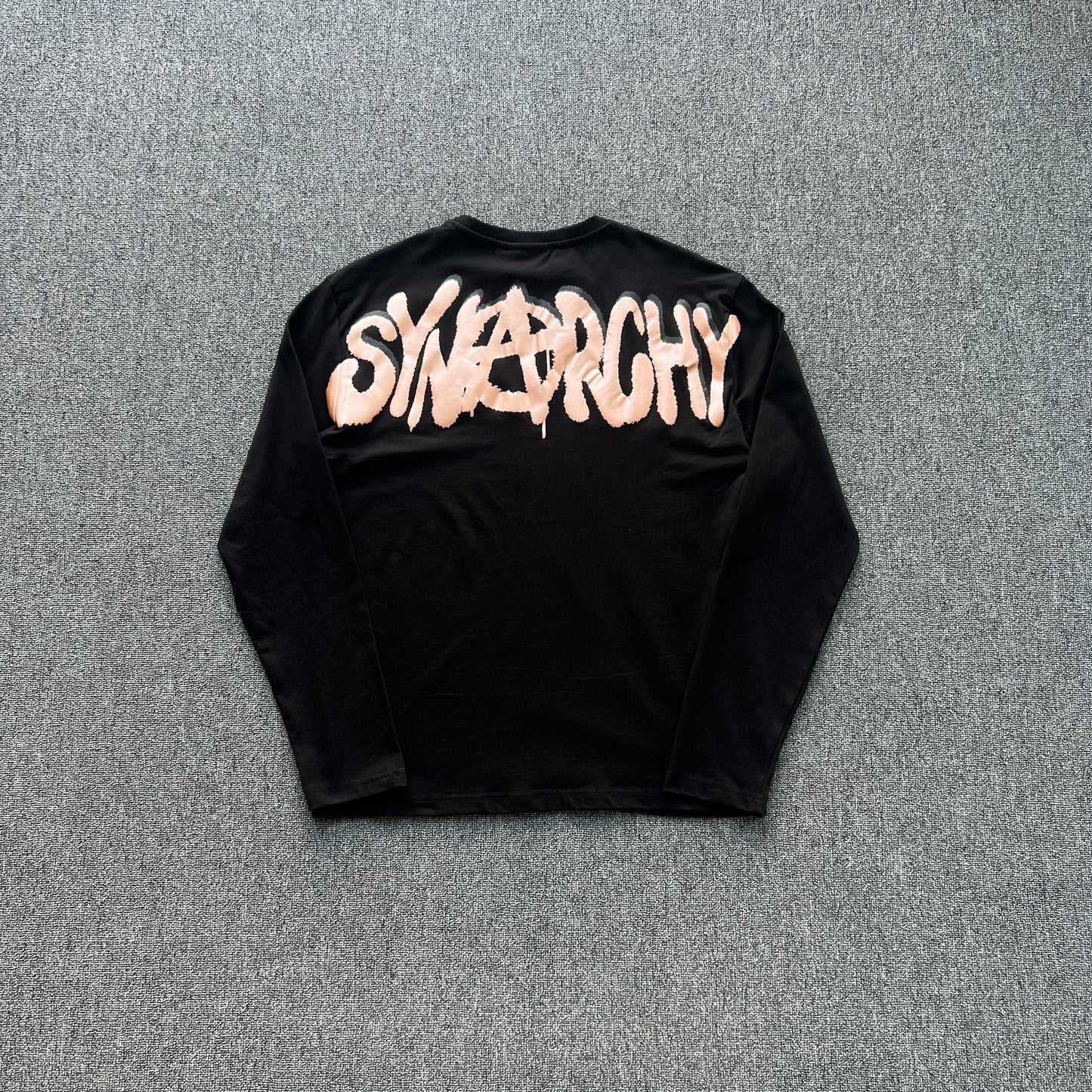 Remera Syna World Synarchy Negra Rosa