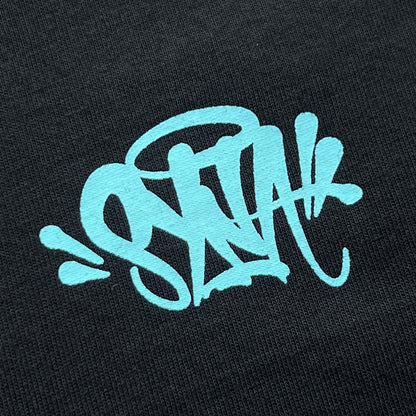 Remera Syna World Synarchy Negra Celeste