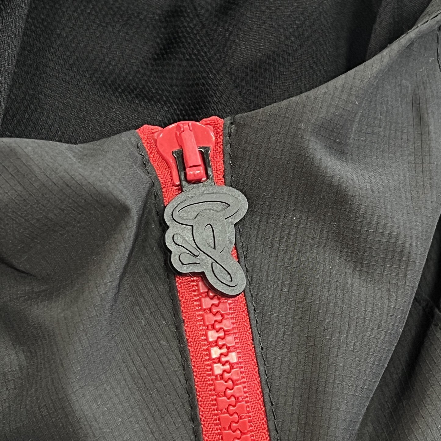 syna-world-vortex-jacket-black-5-Drip Store Argentina