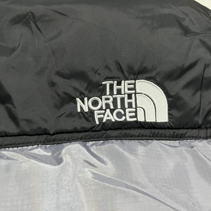 the-north-face-1996-retro-nuptse-700-fill-packable-jacket-grey-6-Drip Store Argentina