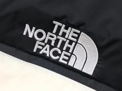 the-north-face-1996-retro-nuptse-700-fill-packable-jacket-white-3-Drip Store Argentina
