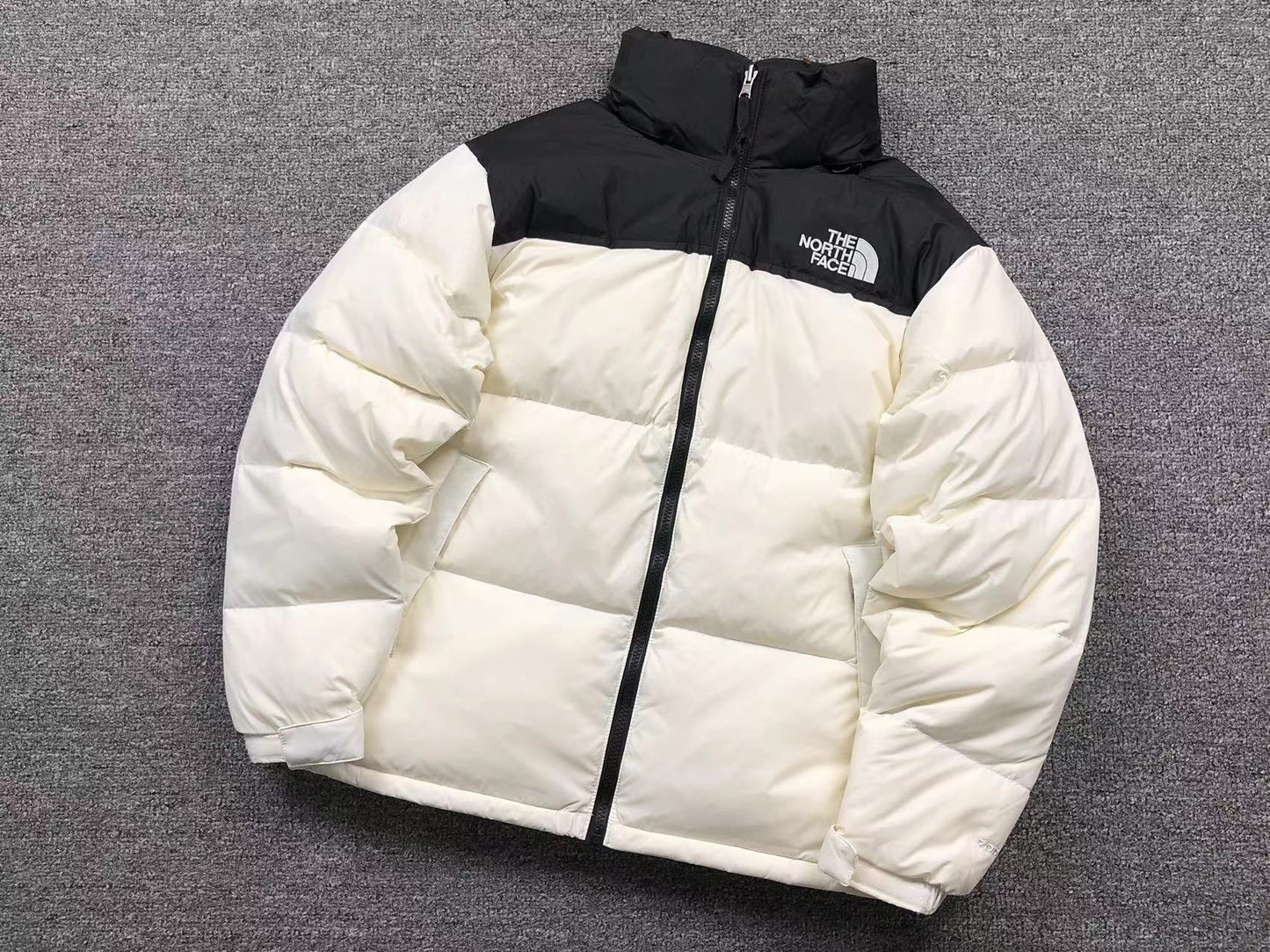 the-north-face-1996-retro-nuptse-700-fill-packable-jacket-white-Drip Store Argentina
