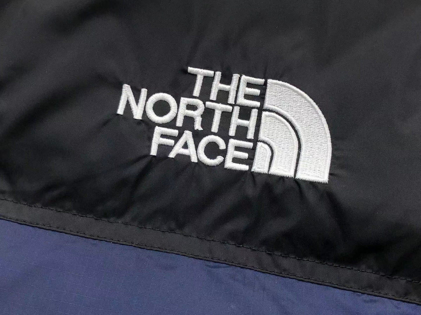 the-north-face-1996-retro-nuptse-vest-navy-5-Drip Store Argentina