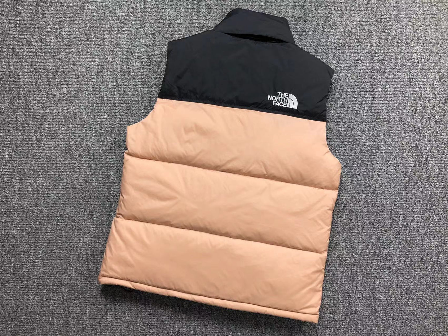 the-north-face-1996-retro-nuptse-vest-pink-2-Drip Store Argentina