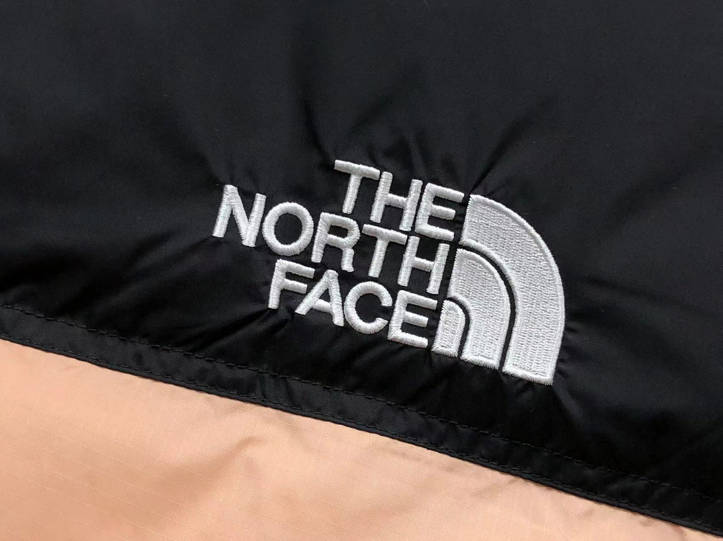 the-north-face-1996-retro-nuptse-vest-pink-3-Drip Store Argentina